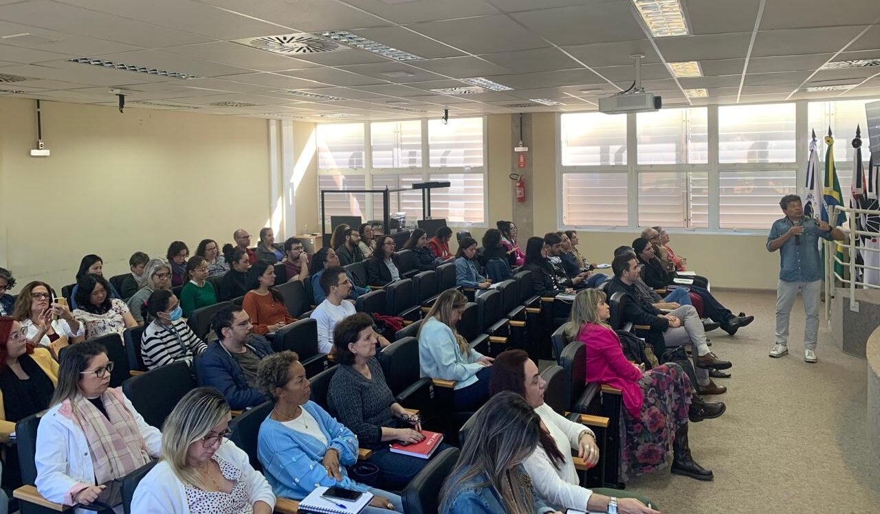 SBU capacita bibliotecários em gestão de dados de pesquisa e ciência aberta